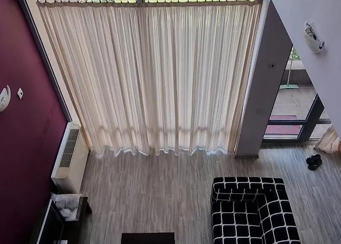 Sunny House Apartamento Pismenovo