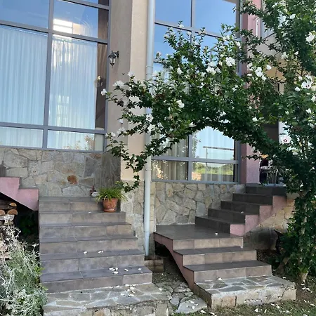 Апартамент Sunny House *